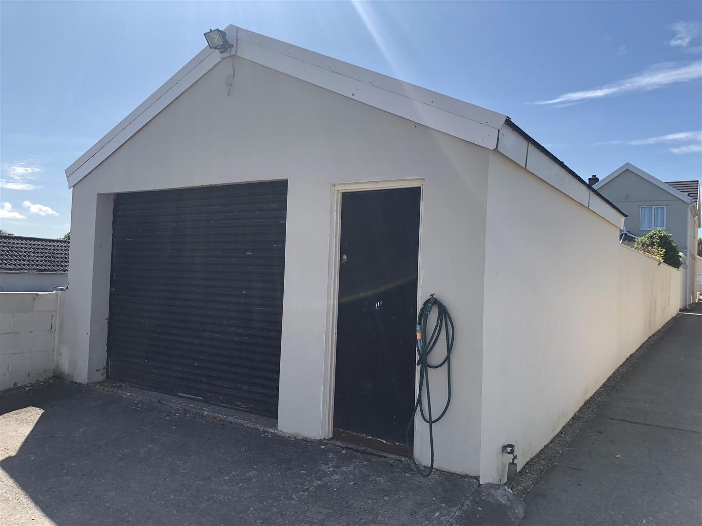 GARAGE/WORKSHOP